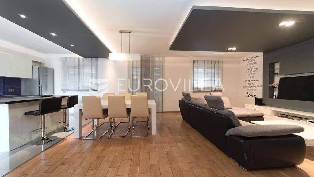 Haus zum Kauf 330.000 € 3 Zimmer 333 m² Gornji grad / Centar Centar