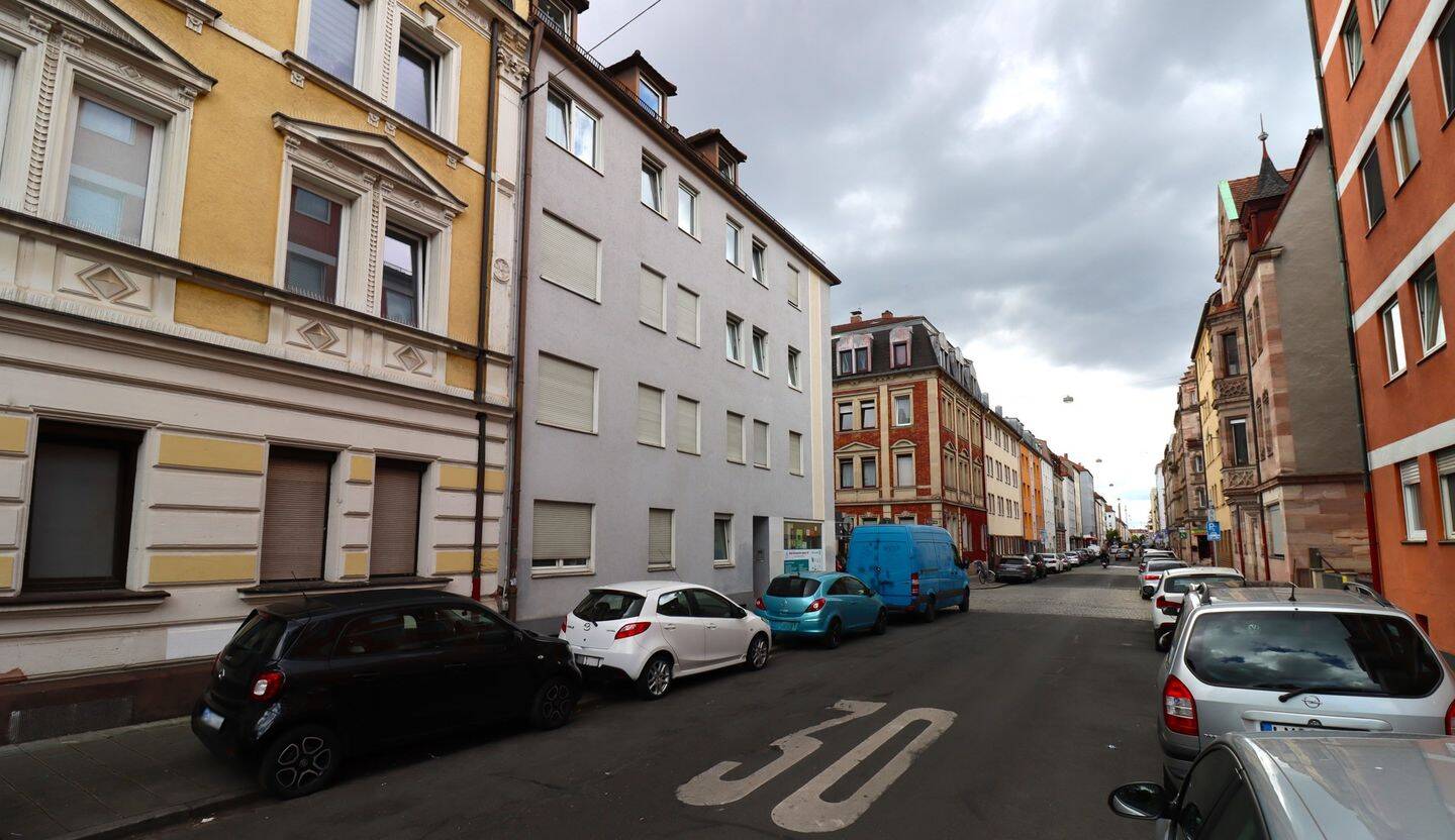 Stilvoll, zentral, bezugsfrei -Kernsanierte 55 m² - Zentrale 2-Zimmer-Wohnung - Bitte Optionen lesen – Nürnberg – Bild 1 von 13