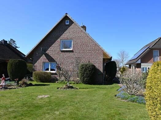 Einfamilienhaus zum Kauf 480.000 € 9 Zimmer 145 m² 1.014 m² Grundstück Seth, Holstein 23845