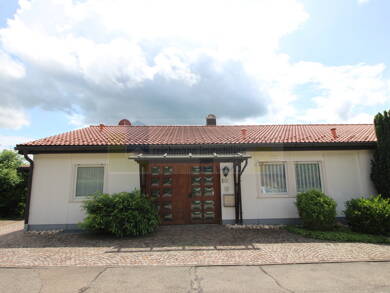 Einfamilienhaus zum Kauf 450.000 € 5 Zimmer 200 m² 698 m² Grundstück Blumberg Blumberg 78176