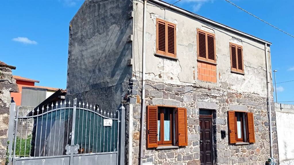 Einfamilienhaus zum Kauf 89.000 € 4 Zimmer 78 m² 500 m² Grundstück Borore 08016