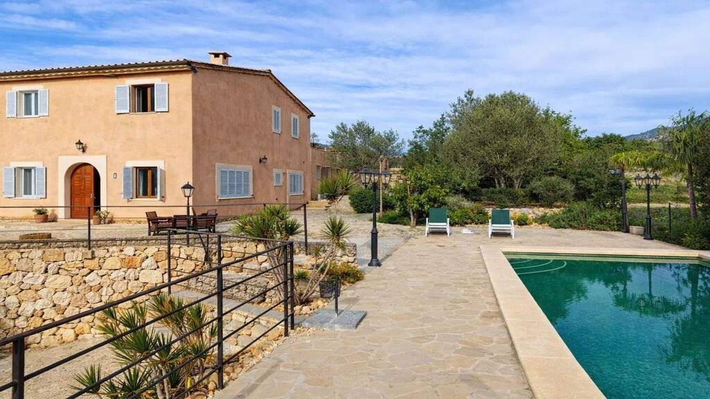 Landhaus zur Miete 3.700 € 6 Zimmer 253 m² 20.500 m² Grundstück Campanet 07310