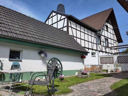 Einfamilienhaus zum Kauf 449.000 € 10 Zimmer 300 m² 1.710 m² Grundstück frei ab 01.01.2027 Walschleben 99189