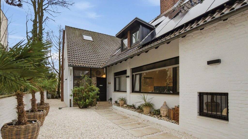 Rhein-Juwel in Köln-Sürth: Luxus, Weite & Wellness direkt am Wasser