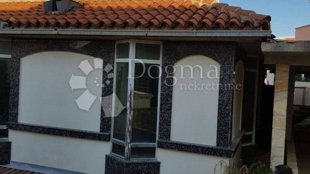 Ladenfläche zum Kauf 200.000 € Novalja