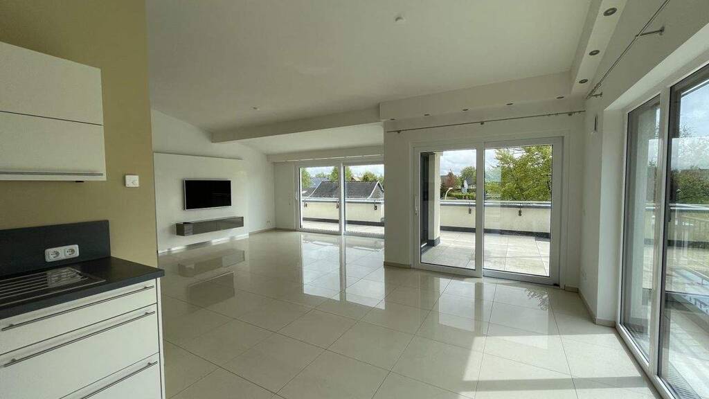 Wohnung zur Miete 1.000 € 3 Zimmer 98,6 m² frei ab 01.05.2026 Simmerath 52152