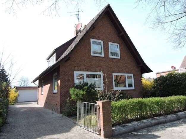 Einfamilienhaus zur Miete 1.500 € 7 Zimmer 240 m² 800 m² Grundstück frei ab sofort Leer Leer 26789