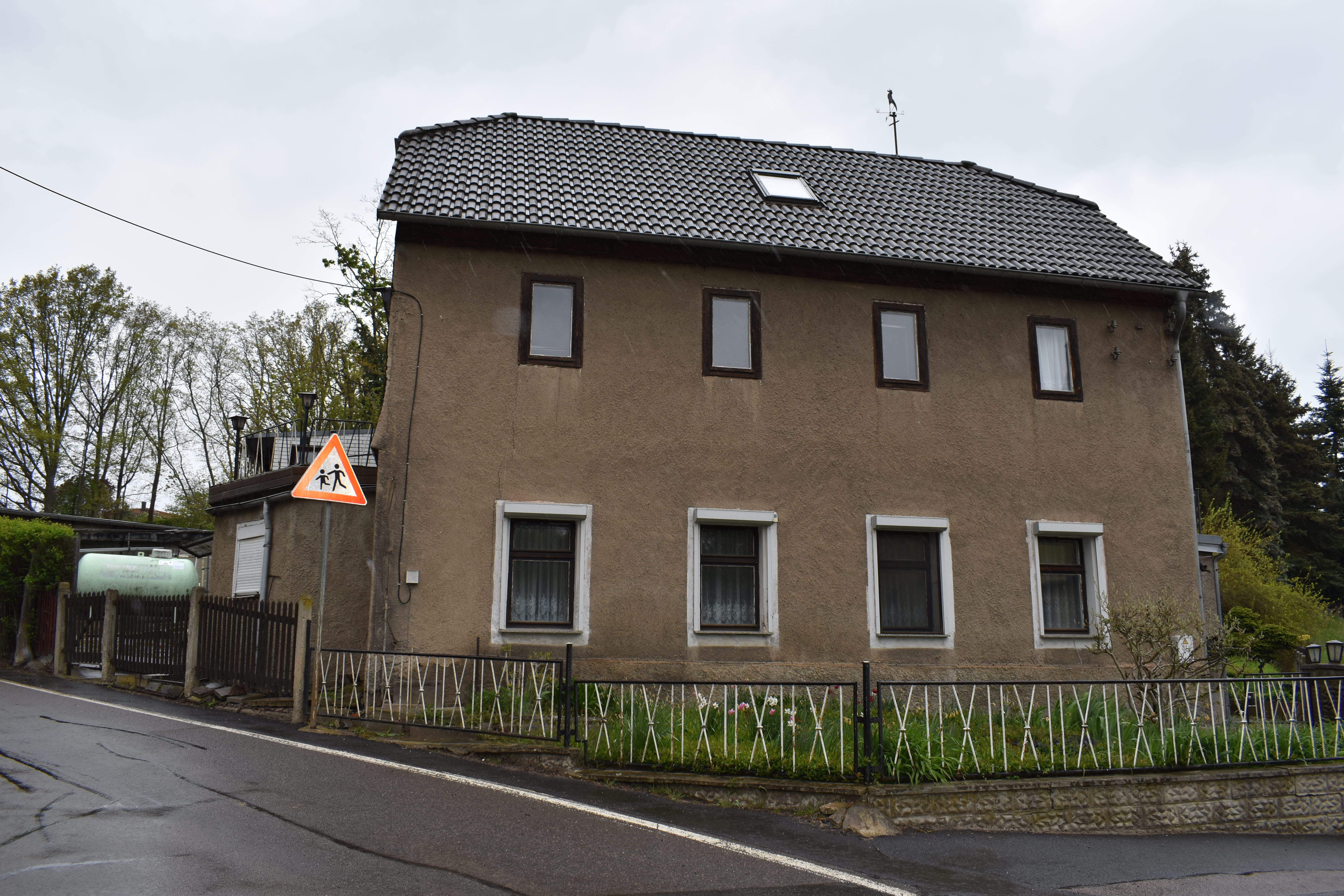 Einfamilienhaus zum Kauf 66.000 € 6 Zimmer 120 m²<br/>Wohnfläche 570 m²<br/>Grundstück ab sofort<br/>Verfügbarkeit Steina Hartha 04746