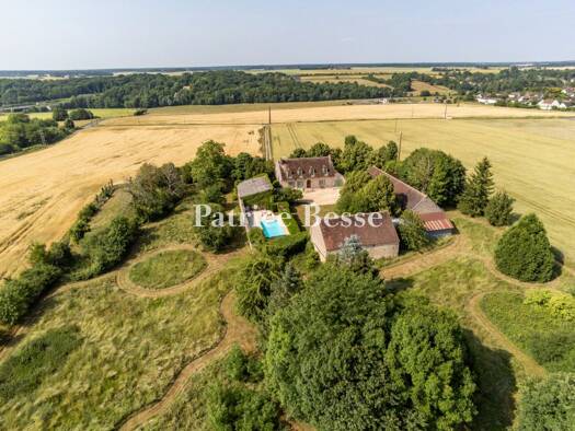 Reihenmittelhaus zum Kauf 632.000 € 10 Zimmer 276 m² 34.790 m² Grundstück Courtenay 45320