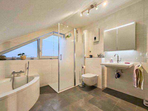 Wohnung zum Kauf 299.000 € 3 Zimmer 98,5 m² 2. Geschoss frei ab 26.06.2026 Klein-Umstadt Groß-Umstadt 64823