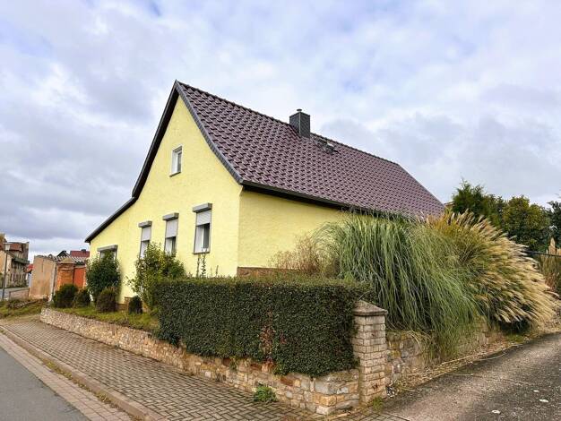 Bauernhaus zum Kauf 79.000 € 3,5 Zimmer 105,1 m² 906 m² Grundstück Lutherstadt Eisleben Lutherstadt Eisleben 06295