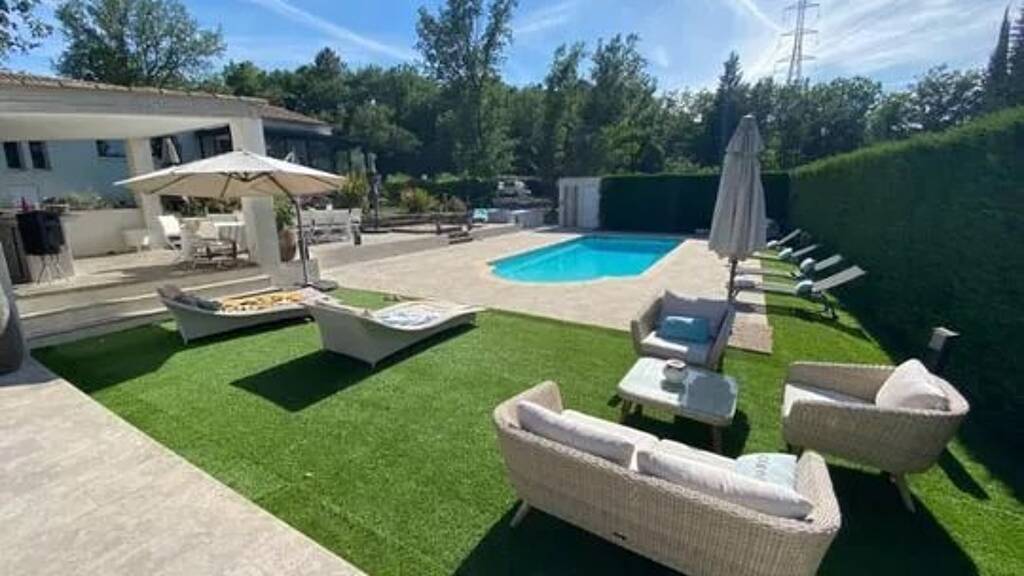 Einfamilienhaus zum Kauf 1.115.000 € 8 Zimmer 240 m² 6.800 m² Grundstück BAGNOLS EN FORET 83600