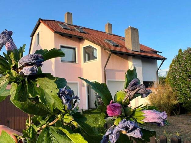 Doppelhaushälfte zum Kauf 498.500 € 6 Zimmer 143 m² 265 m² Grundstück frei ab sofort Weiherhof Zirndorf 90513