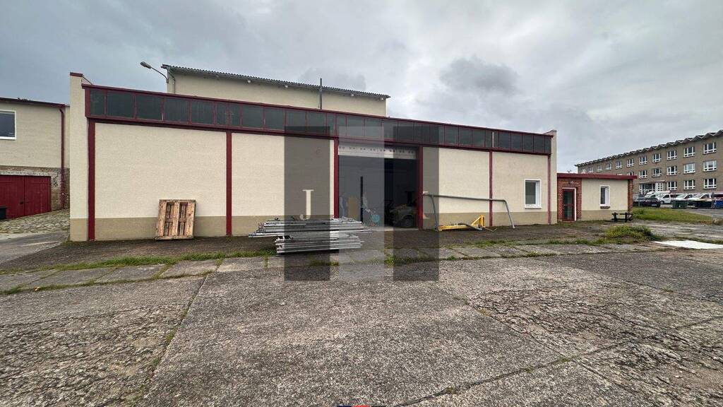 Lagerhalle zur Miete 5,50 € 153 m² Lagerfläche Grevesmühlen 23936