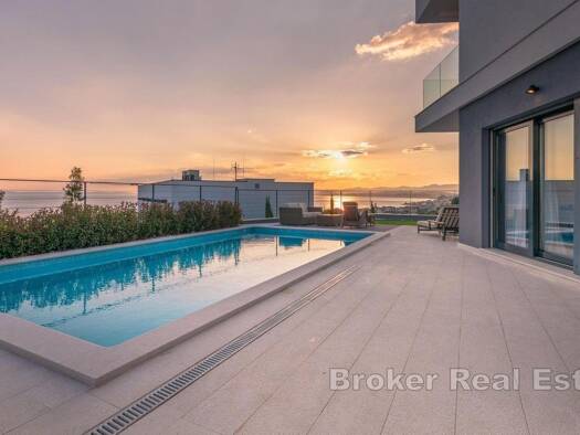 Villa zum Kauf 1.400.000 € 5 Zimmer 320 m² 550 m² Grundstück Split-Dalmatia County, Split 21000