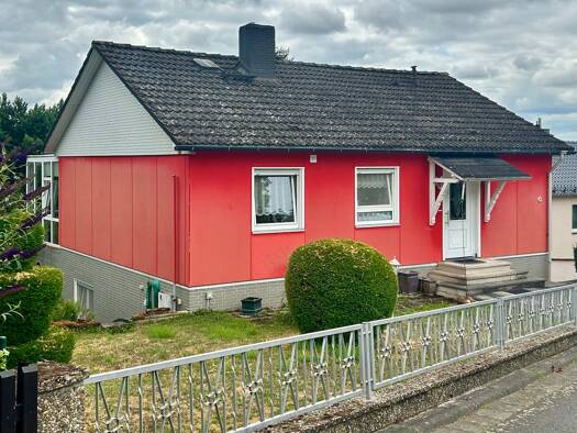 Einfamilienhaus zum Kauf provisionsfrei 398.000 € 4,5 Zimmer 125 m² 614 m² Grundstück Lieblos Gründau 63584
