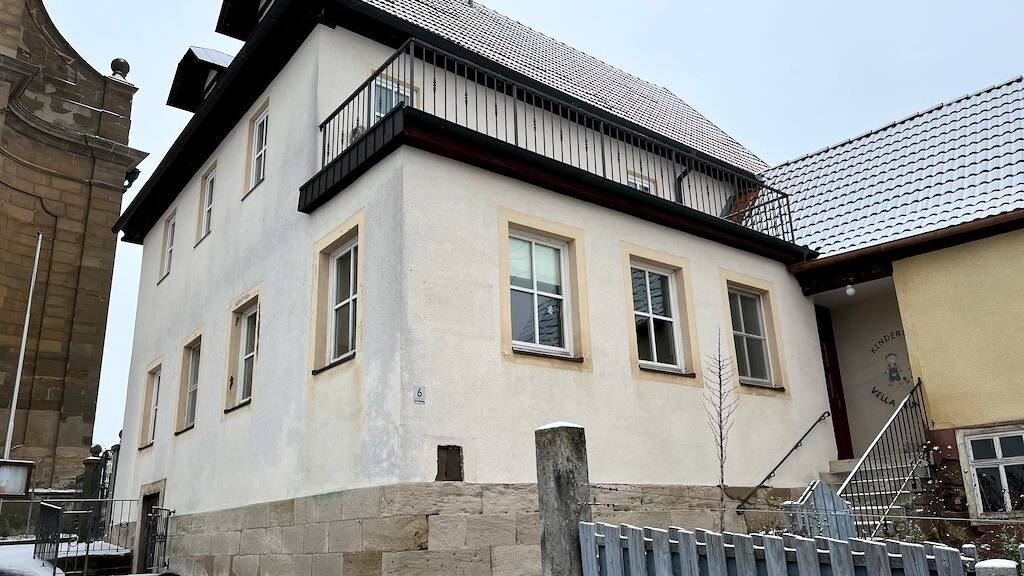 Einfamilienhaus zum Kauf provisionsfrei 11 Zimmer 255 m² 2.077 m² Grundstück frei ab sofort Kirchenweg 6 Eyershausen Bad Königshofen i.Grabfeld 97631