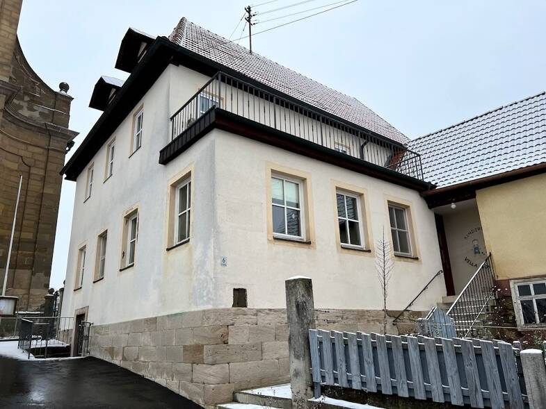 Einfamilienhaus zum Kauf provisionsfrei 11 Zimmer 255 m² 2.077 m² Grundstück frei ab sofort Kirchenweg 6 Eyershausen Bad Königshofen i.Grabfeld 97631