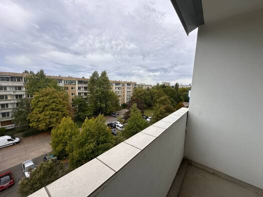 Wohnung zur Miete 389 € 3 Zimmer 57,2 m² 5. Geschoss Telemannstraße 19 Südliche Neustadt Halle (Saale) 06124