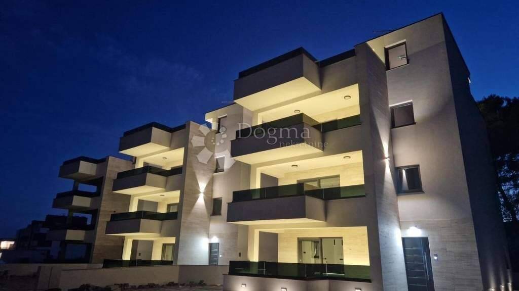 Wohnung zum Kauf 320.000 € 3 Zimmer 92 m² 2. Geschoss Vir