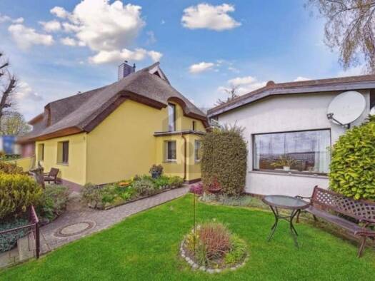 Doppelhaushälfte zum Kauf 716.000 € 9 Zimmer 216 m² 854 m² Grundstück Breege Breege 18556