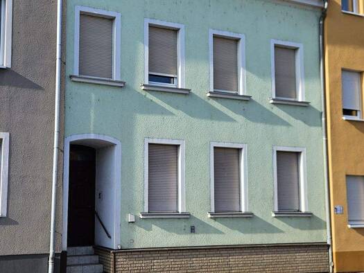 Haus zum Kauf 175.000 € 6 Zimmer 148 m² 298 m² Grundstück frei ab sofort Groitzsch 04539