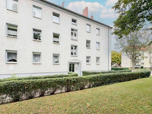 Wohnung zum Kauf 100.000 € 3 Zimmer 66,6 m² 1. Geschoss Damaschkestraße Halle (Saale) 06130