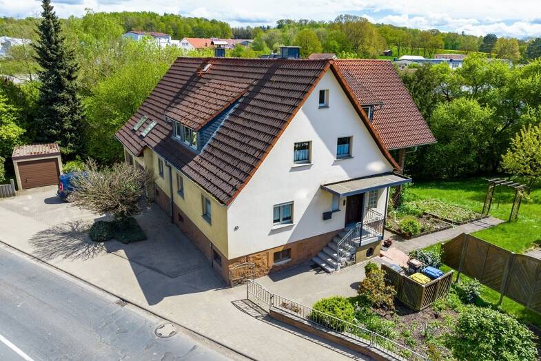 Mehrfamilienhaus zum Kauf 324.000 € 8,5 Zimmer 230 m² 1.198 m² Grundstück Homberg Homberg (Ohm) 35315