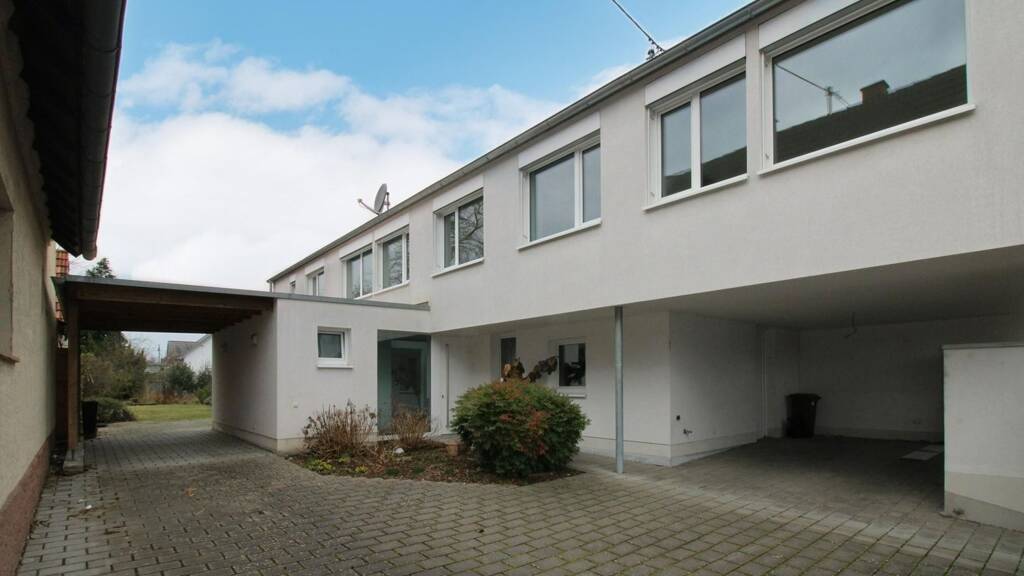 Einfamilienhaus zum Kauf 799.000 € 7 Zimmer 252 m² 890 m² Grundstück Lingenfeld 67360