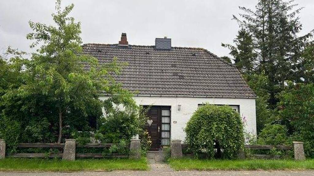 Einfamilienhaus zum Kauf 139.000 € 5 Zimmer 90 m² 1.434 m² Grundstück St. Michaelisdonn 25693