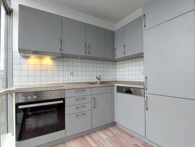 Wohnung zur Miete 603 € 3 Zimmer 86,1 m² Dachgeschoss Schwerin 19053
