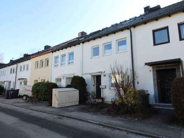 Reihenmittelhaus zum Kauf 699.999 € 5 Zimmer 124,3 m² 157,3 m² Grundstück frei ab 01.09.2026 Klettham Erding 85435