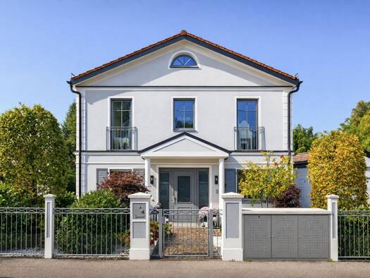 Einfamilienhaus zum Kauf 3.900.000 € 7 Zimmer 236 m² 800 m² Grundstück Bogenhausen München 81677