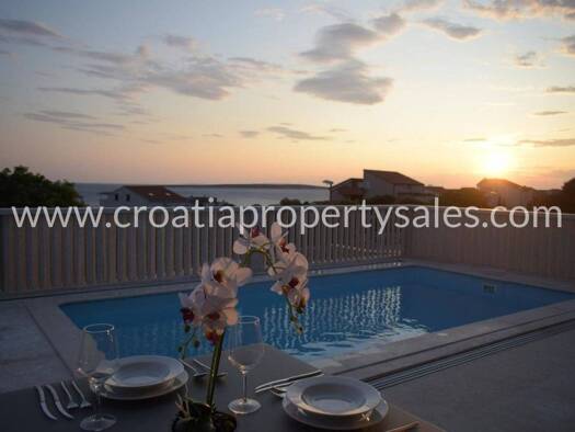 Einfamilienhaus zum Kauf 830.000 € 2 Zimmer 121 m² 544 m² Grundstück Zadar 23000