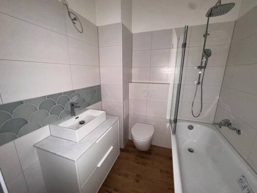 Wohnung zur Miete 825 € 4 Zimmer 97 m² 1. Geschoss Lutherplatz Halle (Saale) 06110