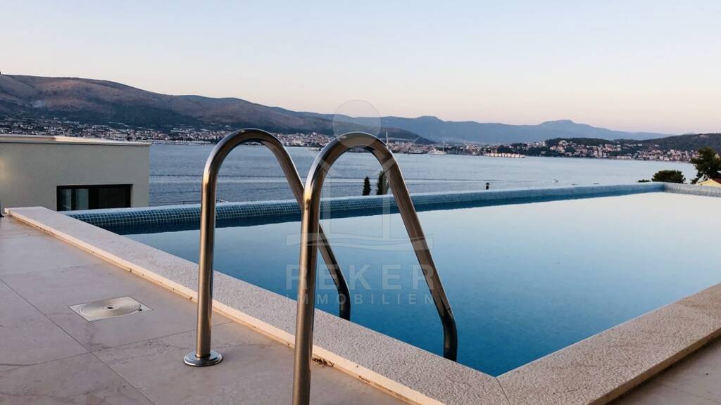 Villa zum Kauf - Erstbezug 1.300.000 € 5 Zimmer 361 m² 701 m² Grundstück Okrug Donji 21220