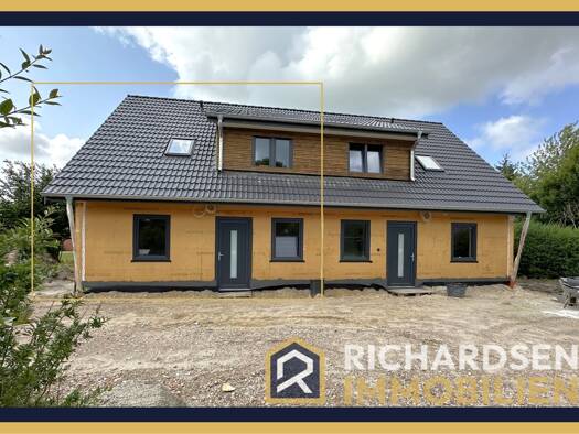 Doppelhaushälfte zum Kauf 298.000 € 4 Zimmer 82,9 m² 885 m² Grundstück Humptrup 25923