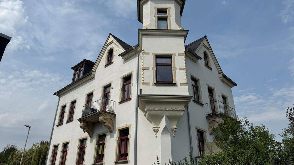 Wohnung zur Miete 1.196 € 4 Zimmer 103,8 m² Hainstraße 2 Radebeul 01445