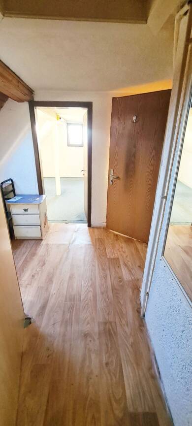 Wohnung zur Miete 400 € 2 Zimmer 30 m² Dachgeschoss, 2. Geschoss frei ab sofort Friedberg Friedberg 61169
