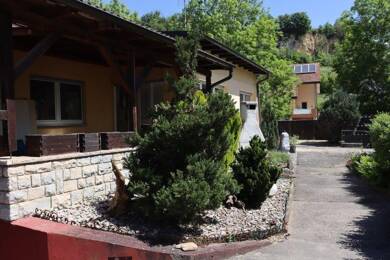 Haus zur Miete 1.300 € 4 Zimmer 102 m² 421 m² Grundstück frei ab 01.08.2025 Istein Efringen-Kirchen 79588