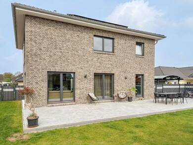 Haus zur Miete 2.400 € 6 Zimmer 196 m² 574 m² Grundstück Klein Rönnau 23795