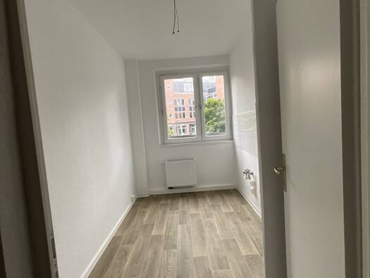 Wohnung zur Miete 341 € 1 Zimmer 52,8 m² 2. Geschoss frei ab 01.12.2026 Leipziger Straße 82 Innenstadt Mitte 06108