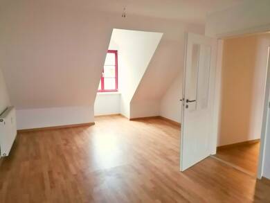 Wohnung zur Miete 540 € 3 Zimmer 74,9 m² Dachgeschoss, 3. Geschoss frei ab 01.09.2025 Dr.-Külz-Str. 2 Nordhausen Nordhausen 99734