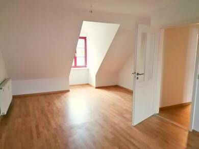 Wohnung zur Miete 540 € 3 Zimmer 74,9 m² Dachgeschoss, 3. Geschoss frei ab 01.09.2025 Dr.-Külz-Str. 2 Nordhausen Nordhausen 99734