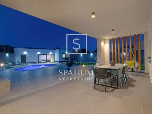 Einfamilienhaus zum Kauf 815.000 € 5 Zimmer 302 m² Novi Vinodolski Novi Vinodolski 51250
