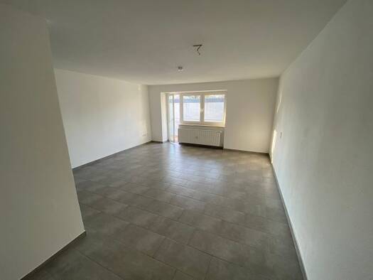 Wohnung zur Miete 365 € 1 Zimmer 42 m² frei ab sofort Höxterstraße 30 Steinheim Steinheim 32839