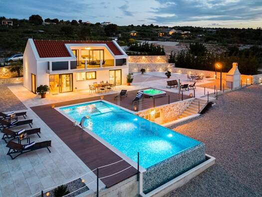 Villa zum Kauf 1.290.000 € 3 Zimmer 96 m² 4.554 m² Grundstück Dol