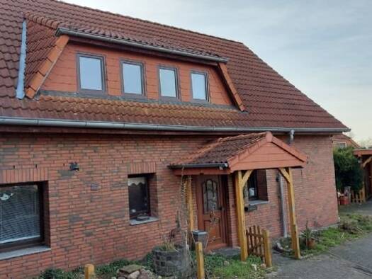 Mehrfamilienhaus zum Kauf 445.000 € 12 Zimmer 415 m² 690 m² Grundstück frei ab sofort In Suttorf Suttorf Neustadt am Rübenberge 31535