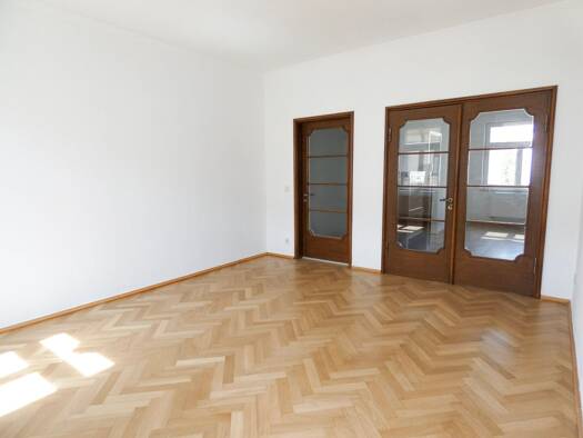 Wohnung zur Miete 623 € 3 Zimmer 89 m² 2. Geschoss Hölderlinstraße 13 Zwickau 08056