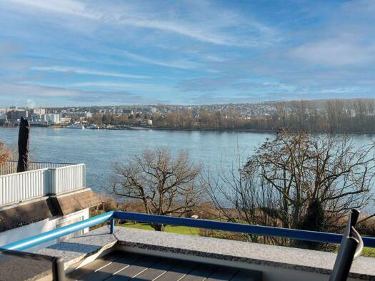 Wohnung zur Miete 800 € 1 Zimmer 49,2 m² 2. Geschoss frei ab sofort Hauptstraße 6 Walluf 65396